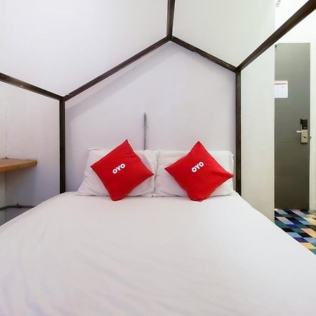 Spot On Junction Hostel Makati City Buitenkant foto