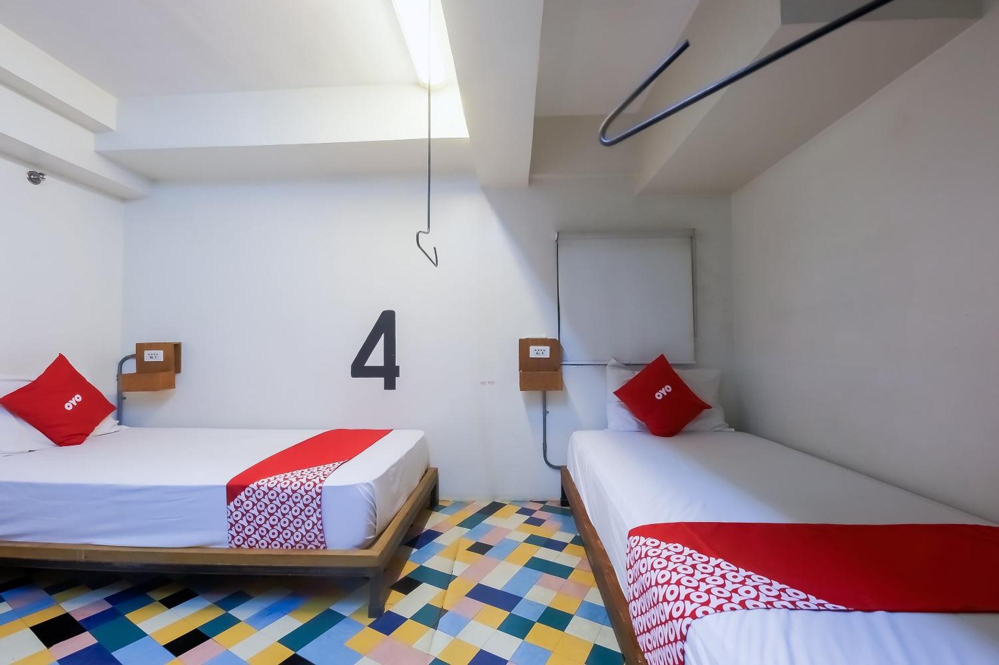 Spot On Junction Hostel Makati City Buitenkant foto
