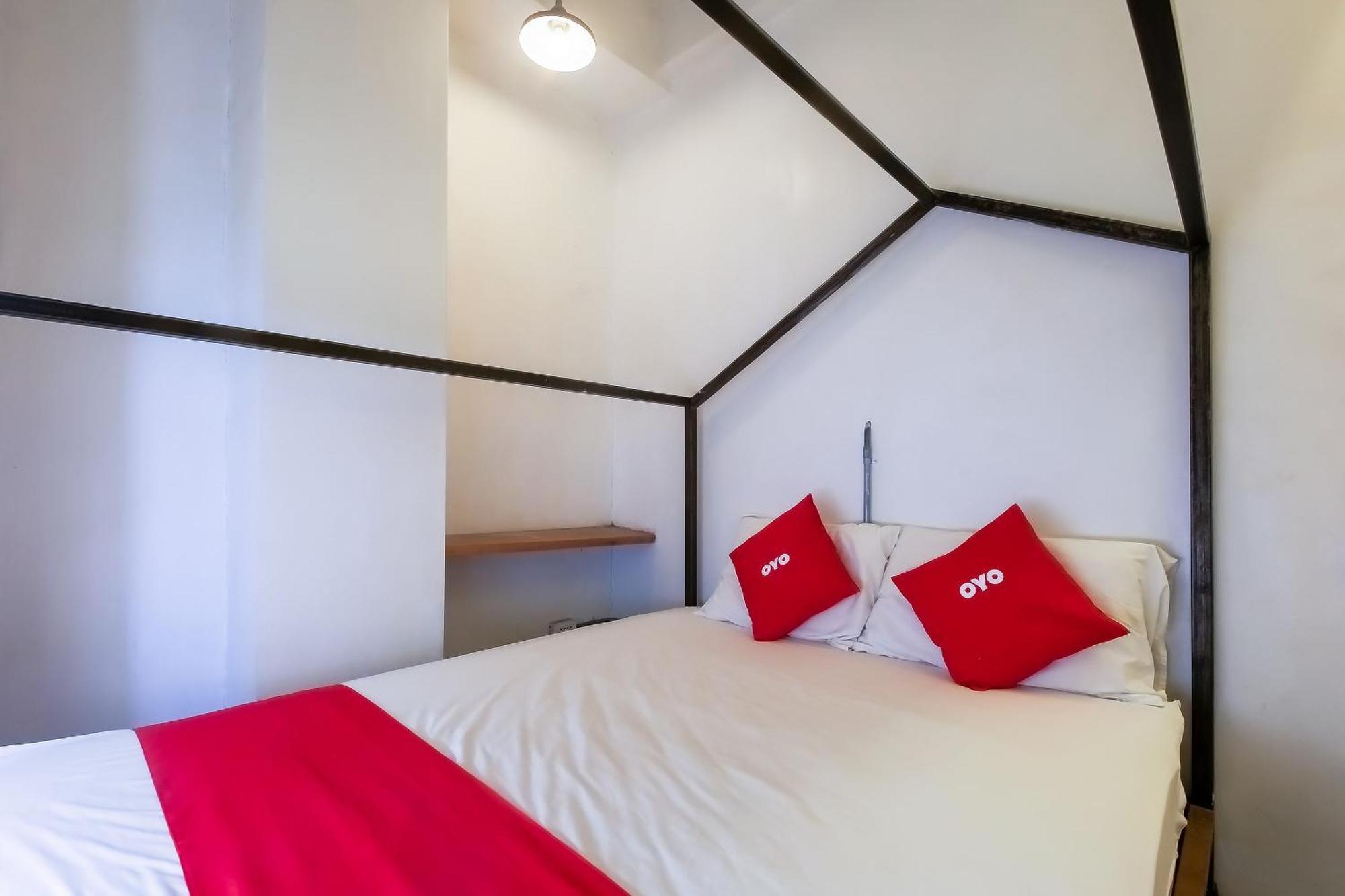 Spot On Junction Hostel Makati City Buitenkant foto