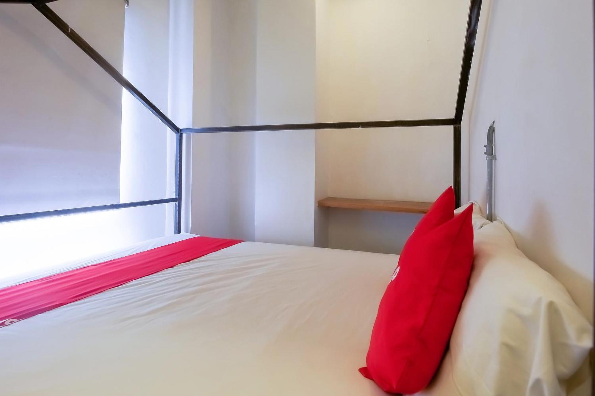 Spot On Junction Hostel Makati City Buitenkant foto
