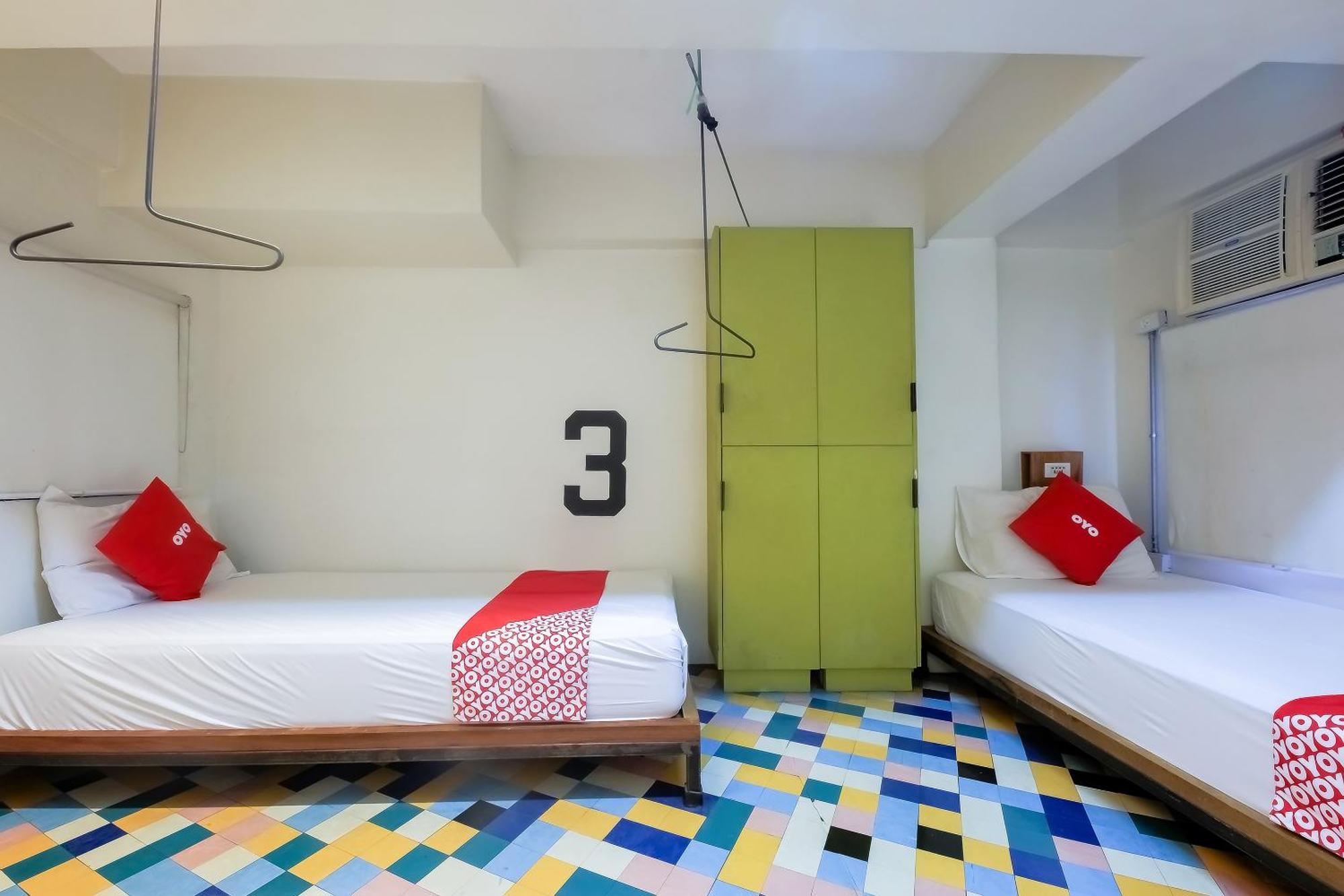 Spot On Junction Hostel Makati City Buitenkant foto