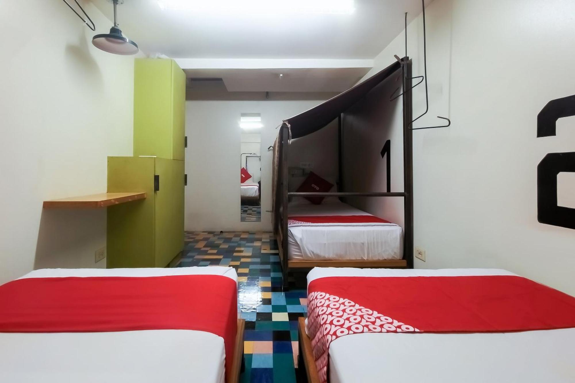 Spot On Junction Hostel Makati City Buitenkant foto