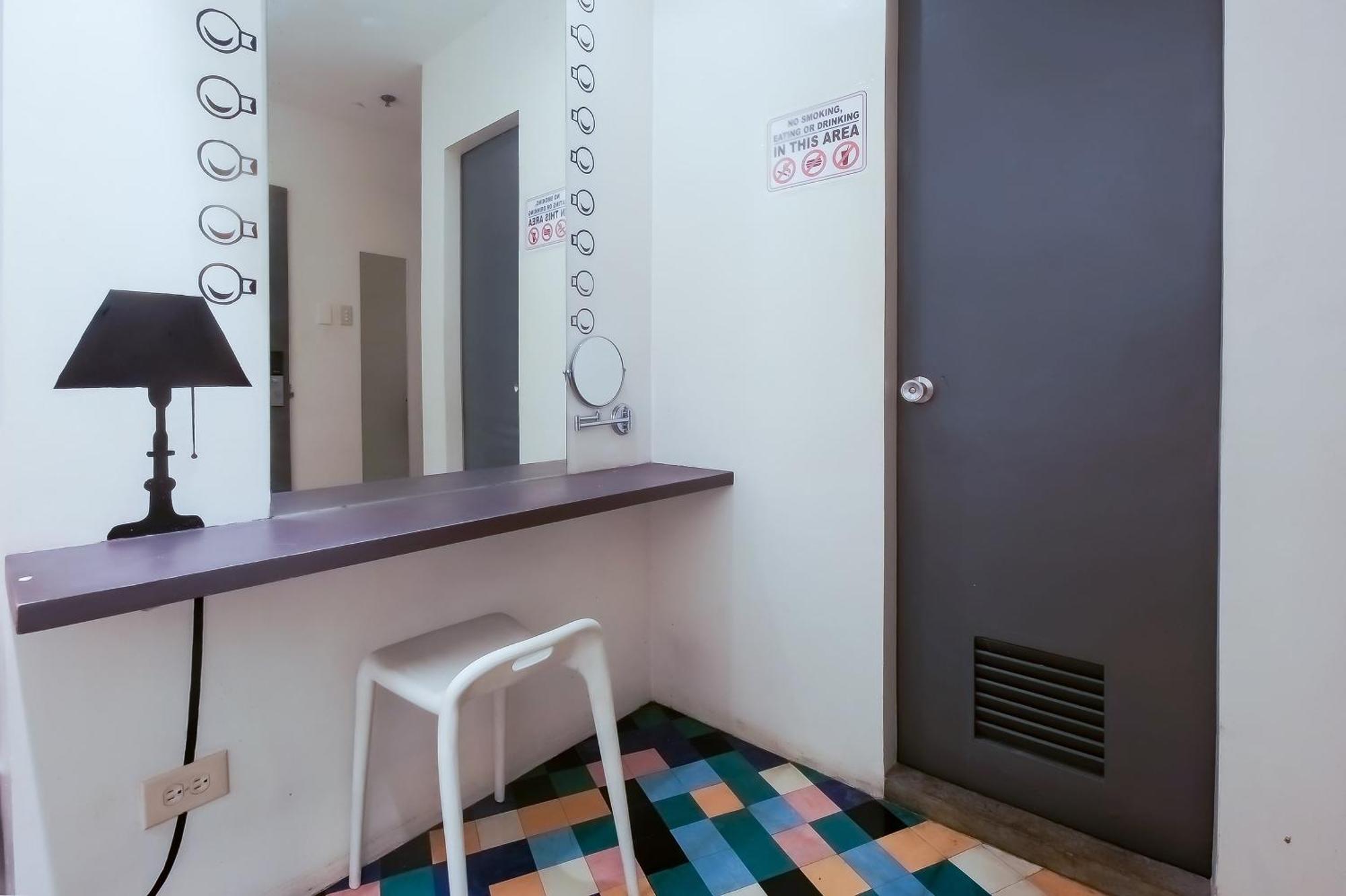 Spot On Junction Hostel Makati City Buitenkant foto