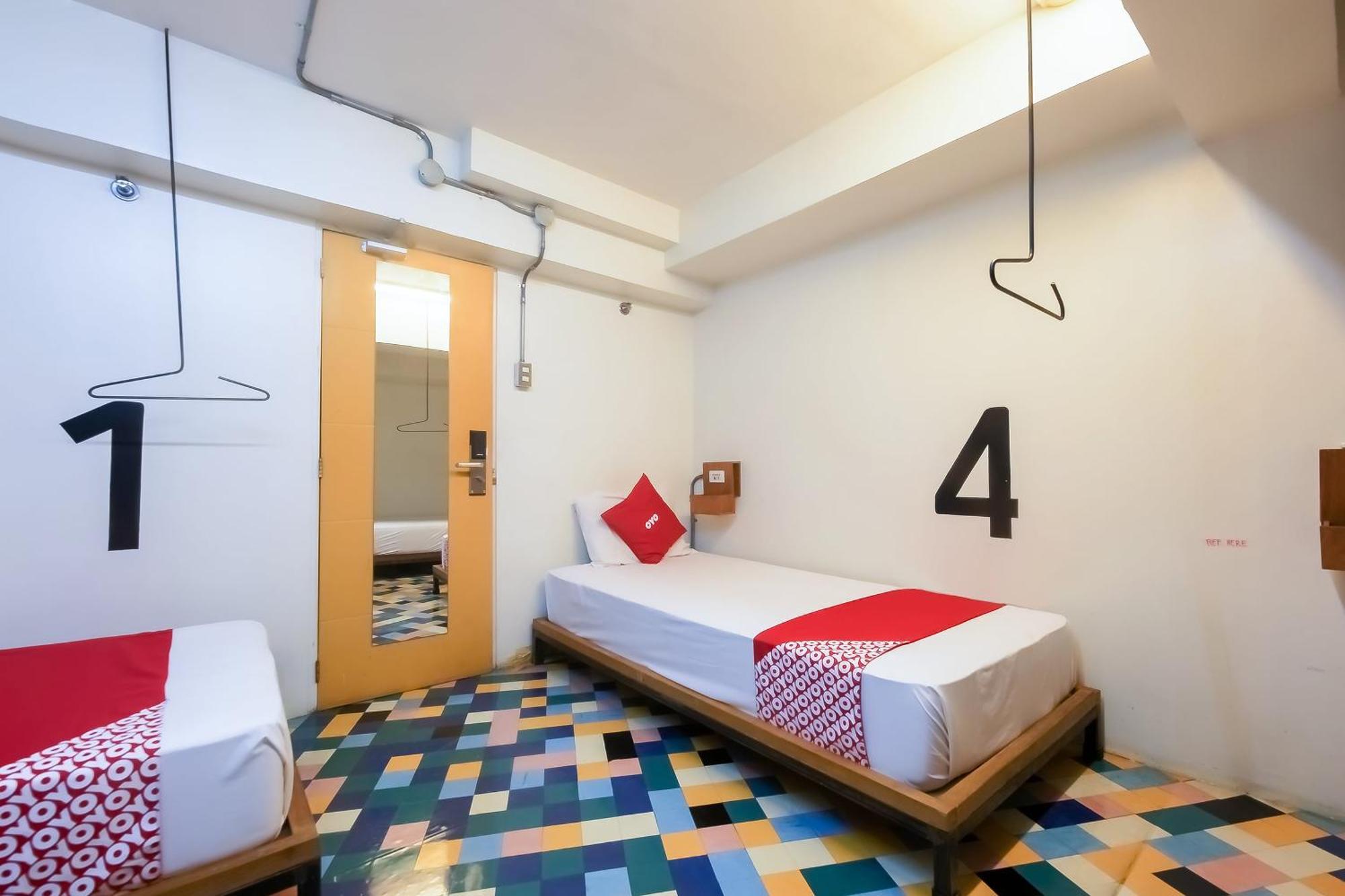 Spot On Junction Hostel Makati City Buitenkant foto