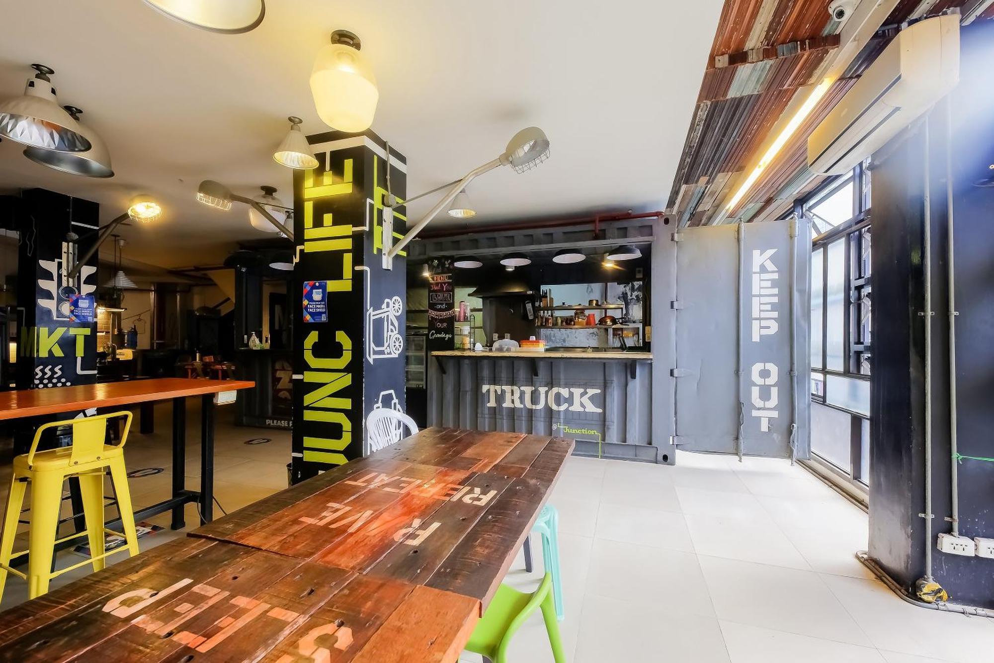 Spot On Junction Hostel Makati City Buitenkant foto
